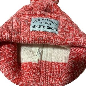 New Balance Pom-Pom Beanie - Red and White
